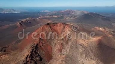 兰萨罗<strong>特</strong>蒂曼法亚国家公园附近火山谷的空中全景。